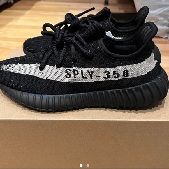 #Adidas #Yeezy #Boost #350 V2 #Oreo - Picture 2 of 5